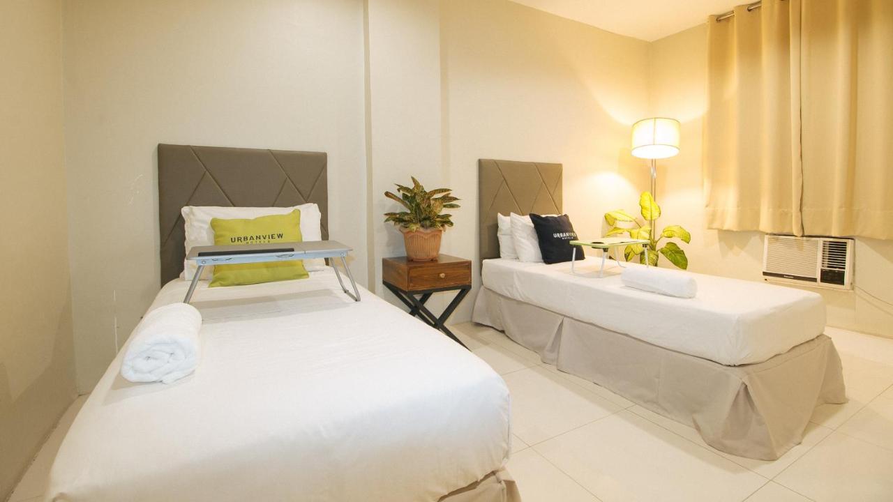 Urbanview At Lacson Street Bacolod City By Reddoorz Eksteriør billede