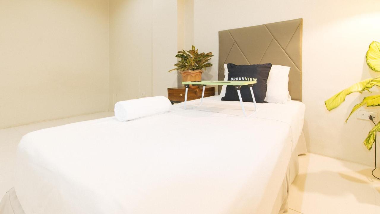 Urbanview At Lacson Street Bacolod City By Reddoorz Eksteriør billede