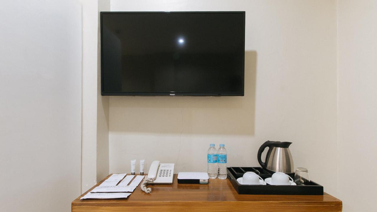 Urbanview At Lacson Street Bacolod City By Reddoorz Eksteriør billede