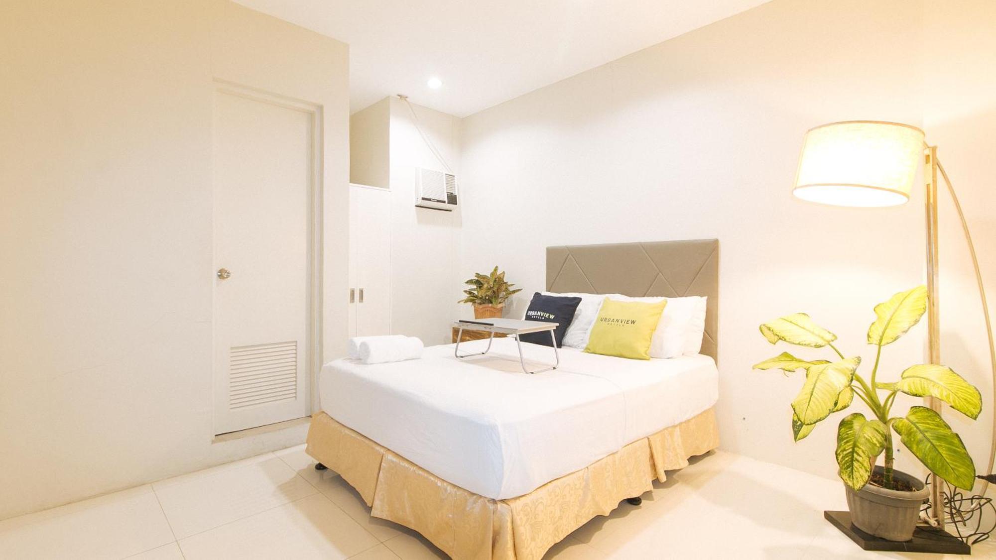 Urbanview At Lacson Street Bacolod City By Reddoorz Eksteriør billede